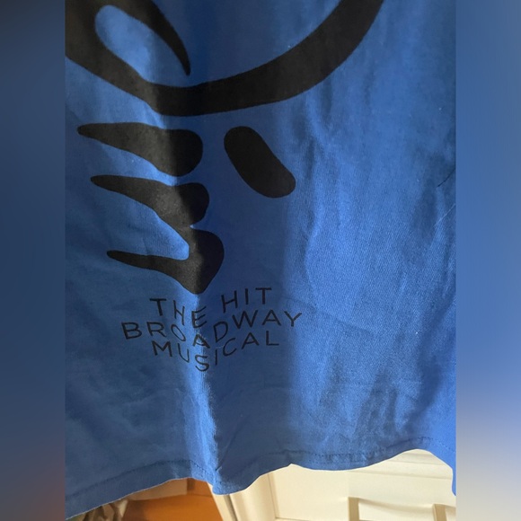 Broadway Disney Aladdin Tshirt NWT - Picture 3 of 6